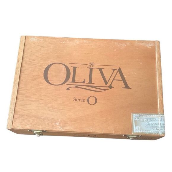 Vintage Olivia Wooden Cigar Box Serie O Maduro Broadleaf - Picture 1 of 14